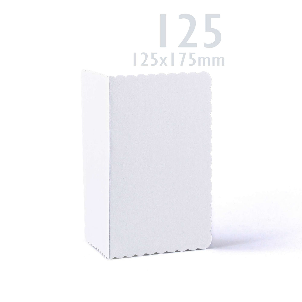 Pack de tarjetas y sobres blancos con borde ondulado